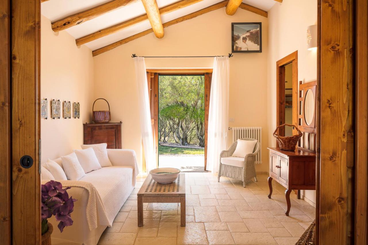 Bed and Breakfast Albero Capovolto Гольфо-Аранчи Экстерьер фото